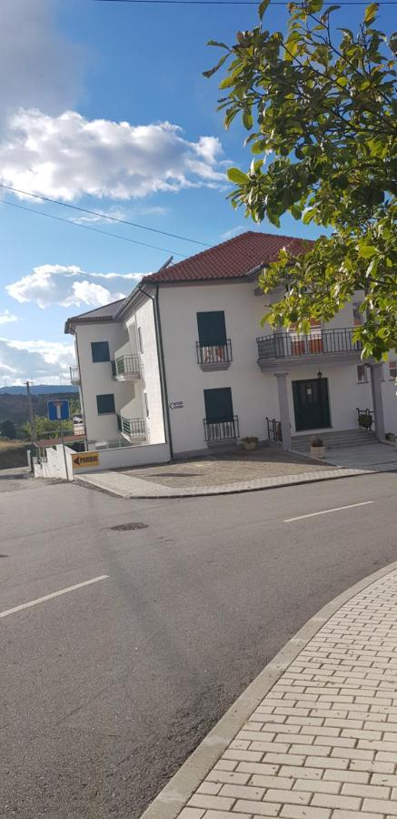 Ferrinho Hotell Guarda Exteriör bild